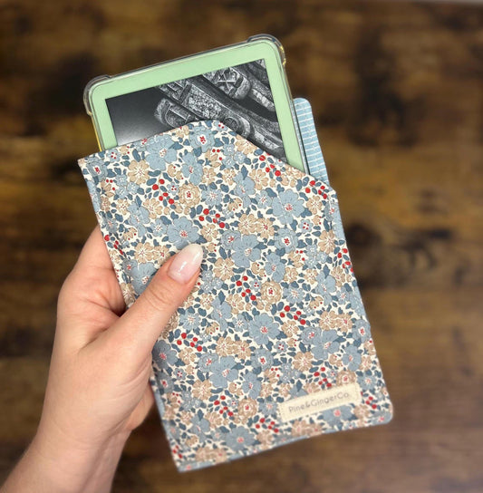 Quilted Peek-a-Boo Kindle Sleeve